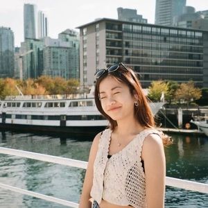 Meet your Posher, Chloe